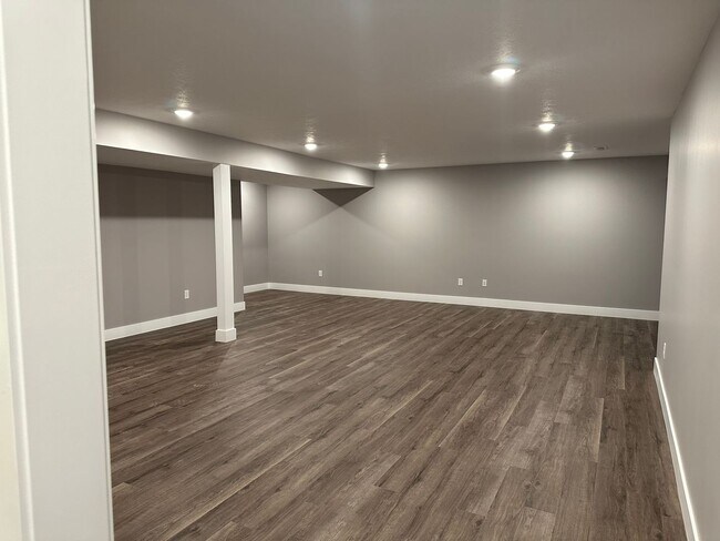 Building Photo - Castles Pines Duplex