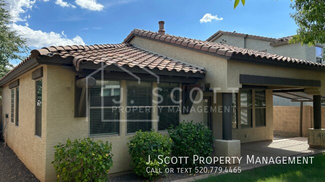 Building Photo - 4266 E Lexington Ave