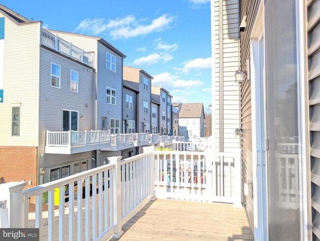 Building Photo - 6710 Belcrest Rd