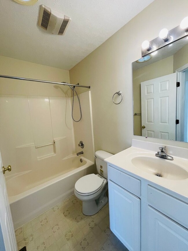 Building Photo - Townhouse for Rent in Beacon Hill