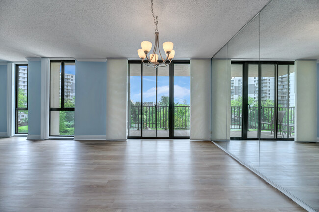 Building Photo - 6800 Fleetwood Rd
