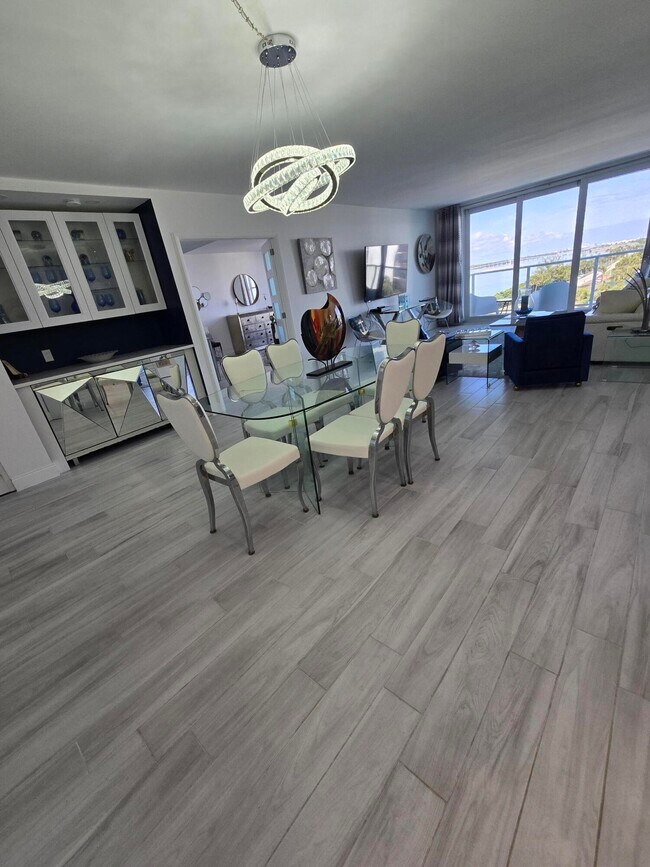 Building Photo - 3450 S Ocean Blvd