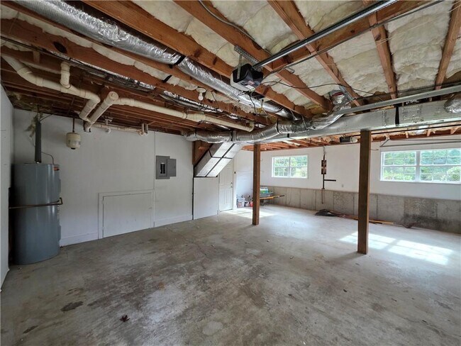 Building Photo - 570 Remington Ln