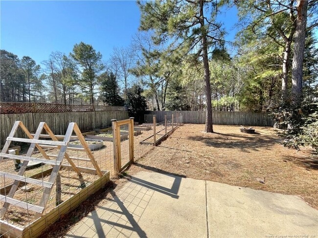 Building Photo - 332 Juno Dr