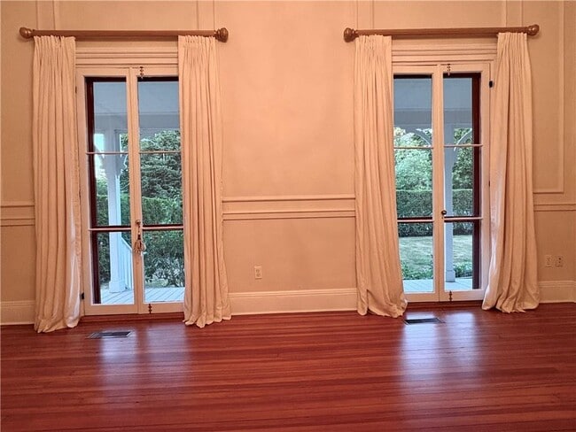 Building Photo - 20 Greenough Pl