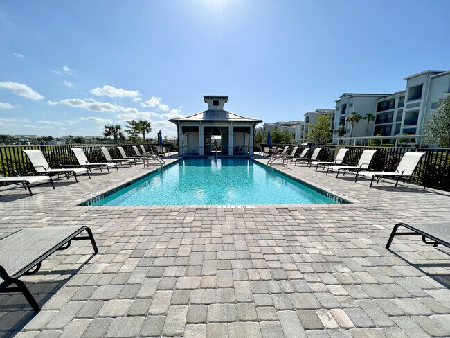 Building Photo - 14081 Heritage Landing Blvd