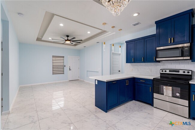 Building Photo - 1707 Angelina Dr
