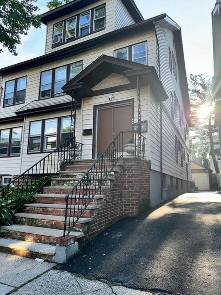 Building Photo - 51 Poe Ave