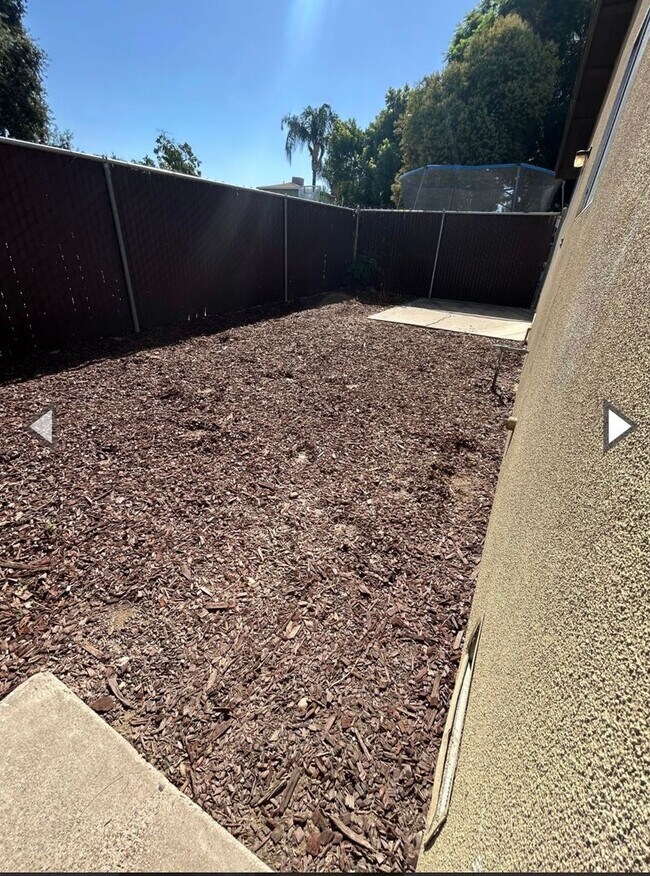 Building Photo - 1110 W Chestnut St