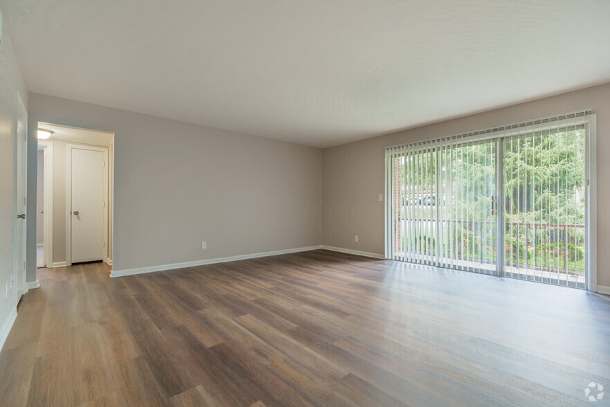 2BR, 2BA - 1,200SF - Living Room - Chatsworth Park Apartments