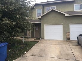 Building Photo - 4923 Flipper Dr