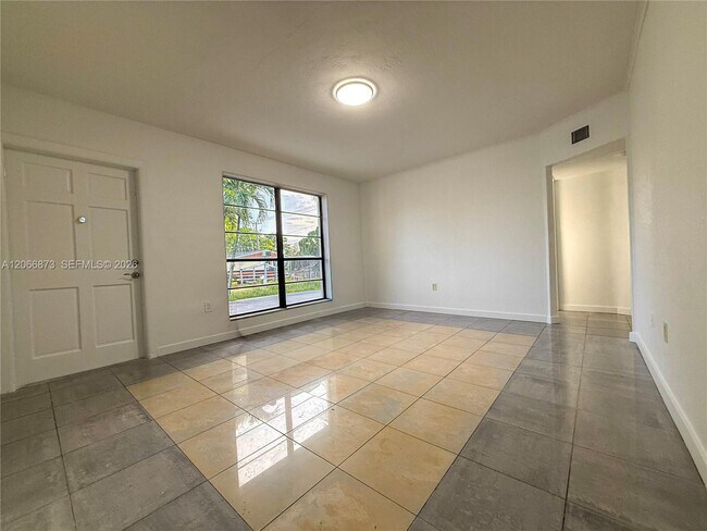 Building Photo - 7110 Custer St