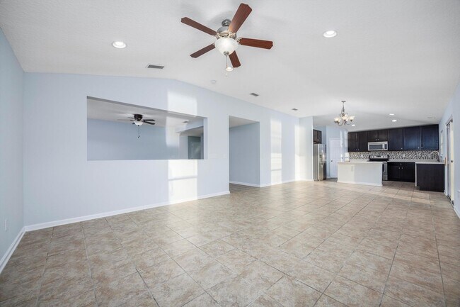 Building Photo - 76690 Timbercreek Blvd