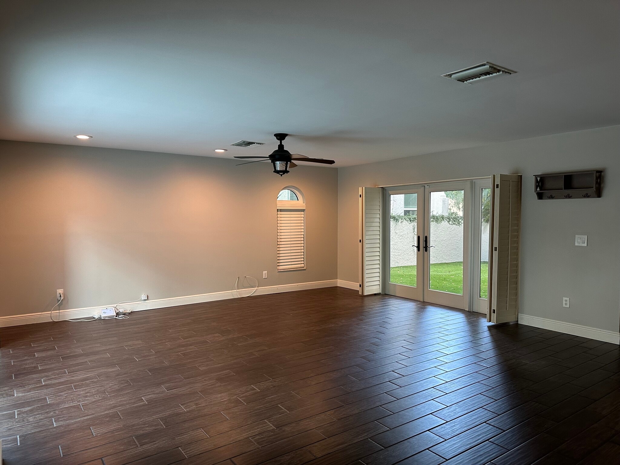 Living Room - 3403 W Granada St