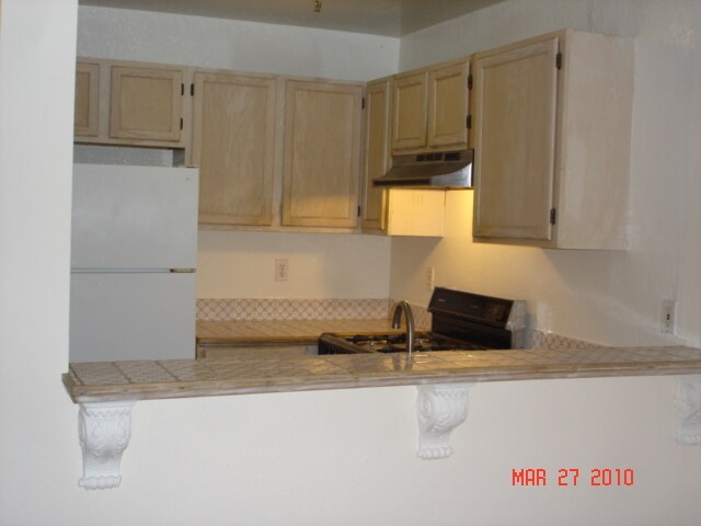 Building Photo - 1460 N Mansfield Ave