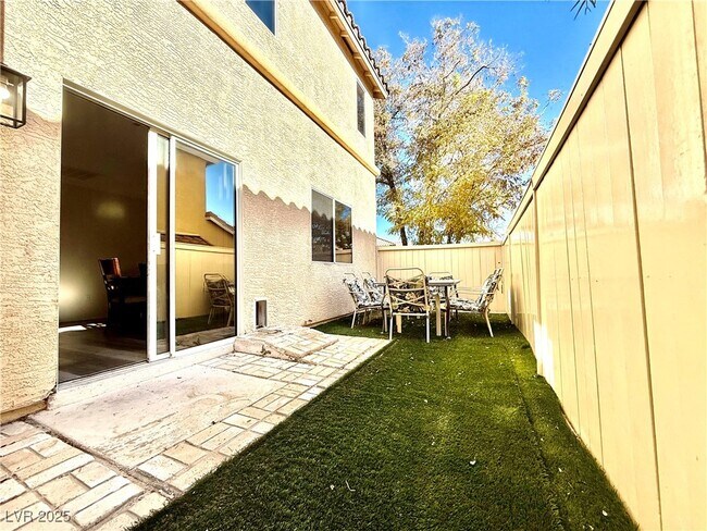 Building Photo - 3817 Bayamon St