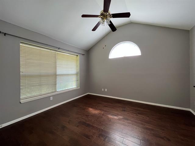 Building Photo - 9811 Cliffside Dr