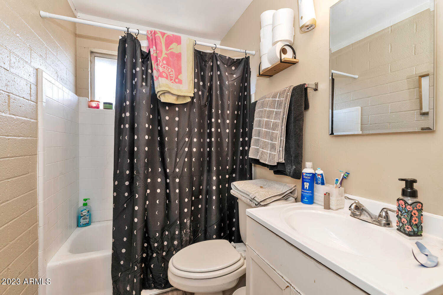 Building Photo - 3123 W Almeria Rd