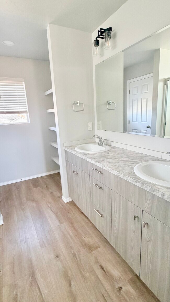 Building Photo - 12727 Towhee St