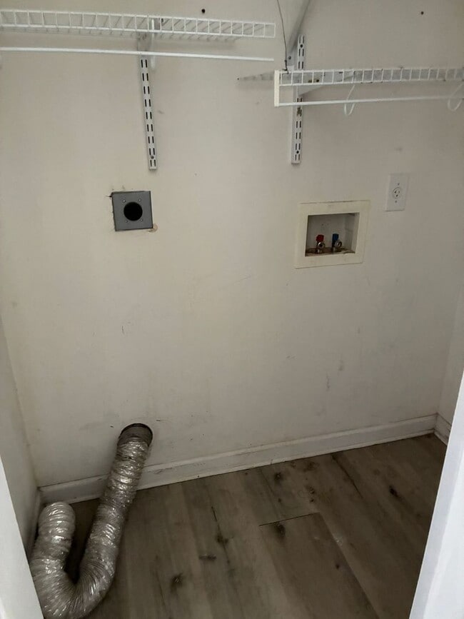 Building Photo - Southgate 3BR, 2BA home fully fenced