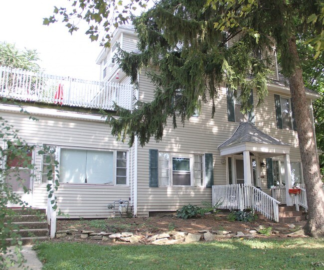 Building Photo - 312 S State St