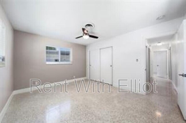 Building Photo - 3140 Calle Largo Dr