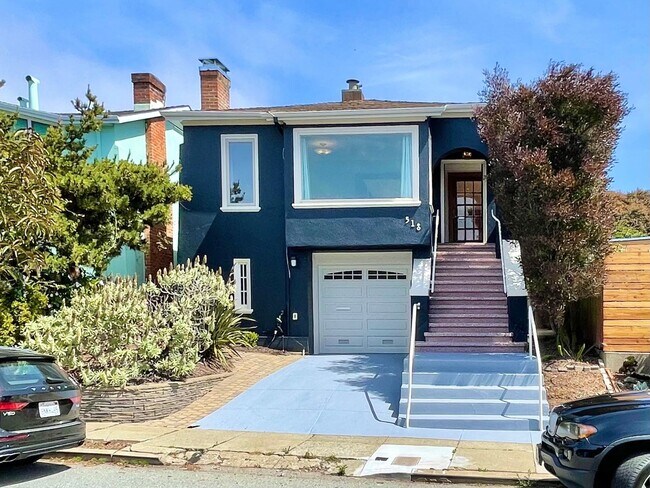 Building Photo - Westwood Park - Stunning 3BR+ / 2 BA Home w/Fabulous Back Yard! - PROGRESSIVE