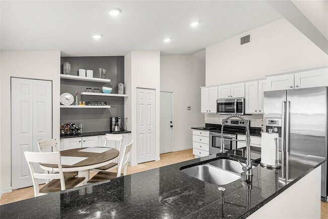 Building Photo - 8055 Burlington Ct