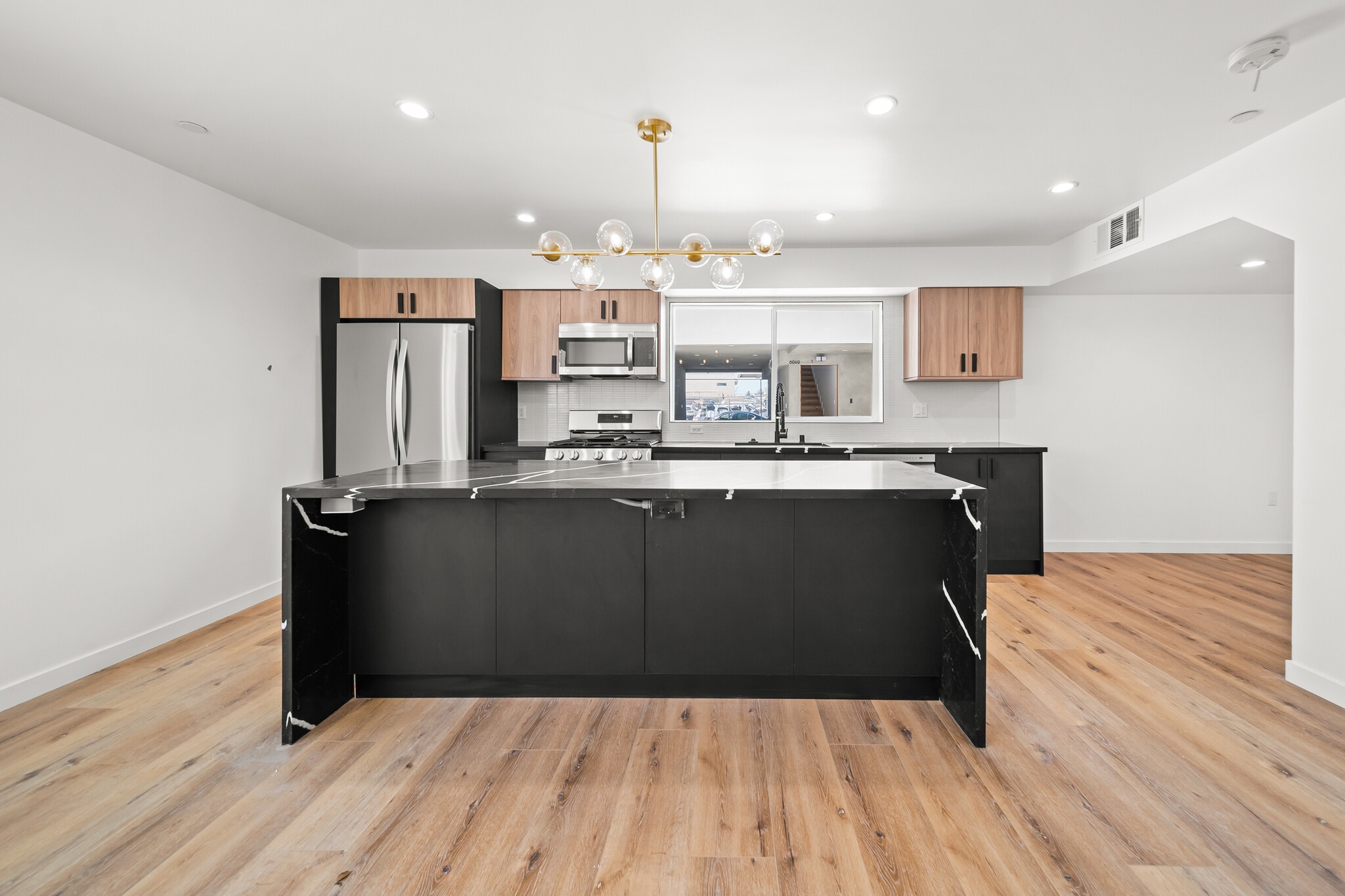 Building Photo - 6053 Craner Ave