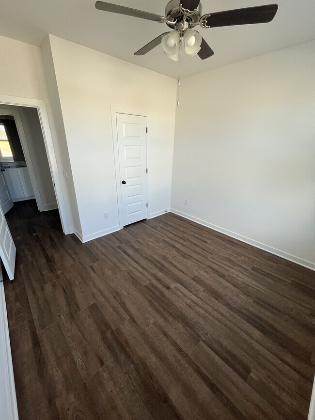 Building Photo - 495 W Gosling Isle