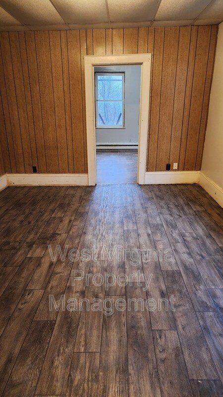 Building Photo - 422 City Ave