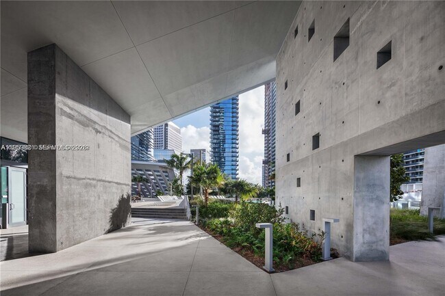 Building Photo - 88 SW 7th St