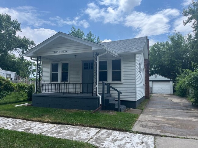 Building Photo - 8242 Maxwell Ave