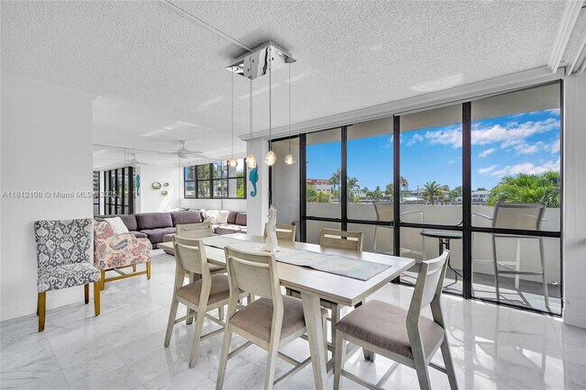 Building Photo - 2049 S Ocean Dr