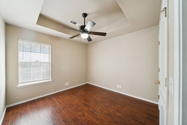 Building Photo - Spacious Home in South Tulsa