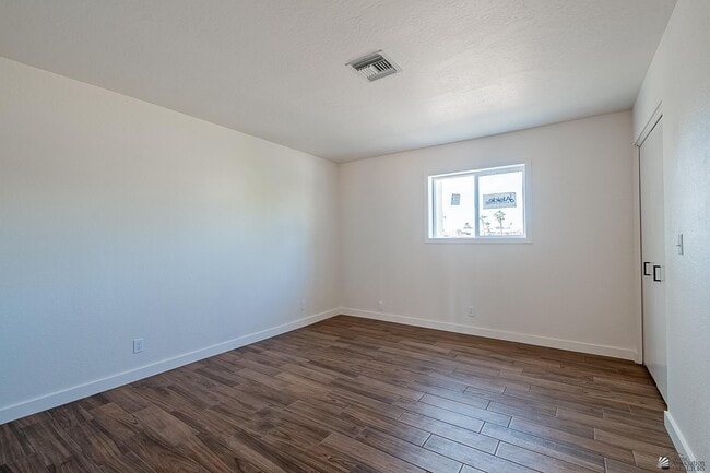 Building Photo - 12175 S Ironwood Dr