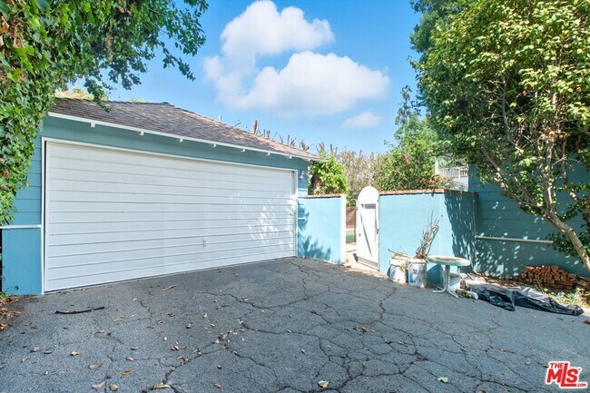 Building Photo - 4909 Morse Ave