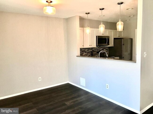 Building Photo - 8071 Pantano Pl