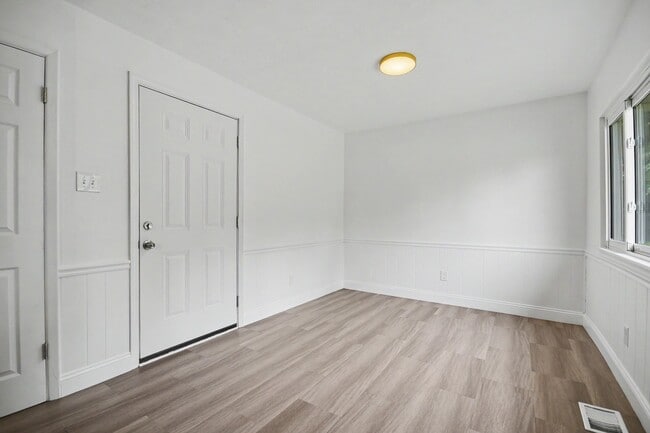 Building Photo - 11247 Fawnhaven Dr