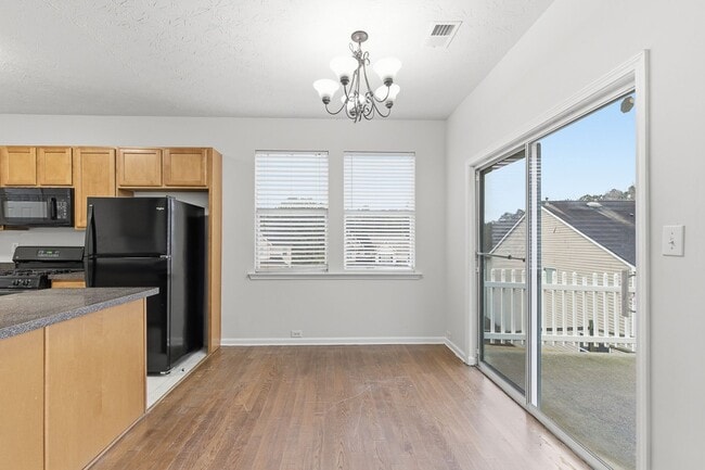 Building Photo - NOW READY!!! 3 bedroom home in sought out Austell city!!!