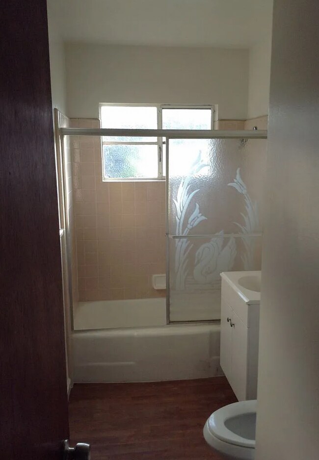 Building Photo - Beautiful 3 bed 1.5 bath, plus Bonus Room!