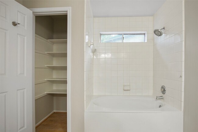 Building Photo - 9102 Reagan Meadow Ct