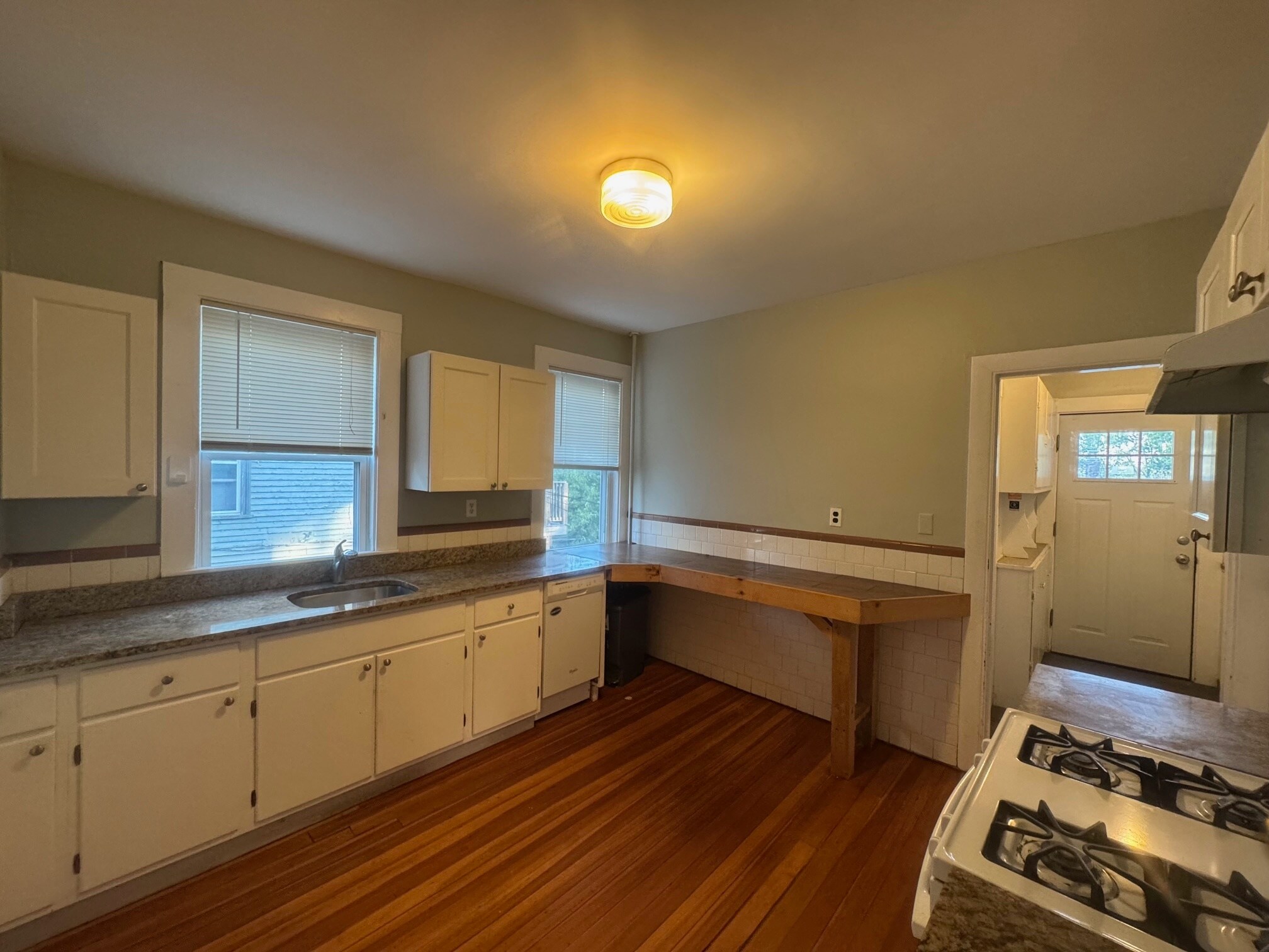 Building Photo - 106 Highland Ave