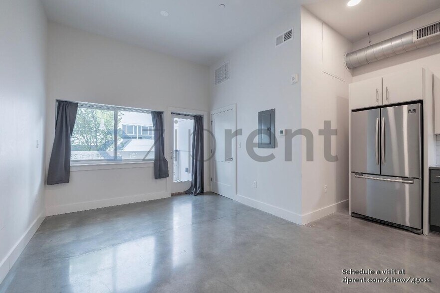 Building Photo - 1801 2nd Ave N