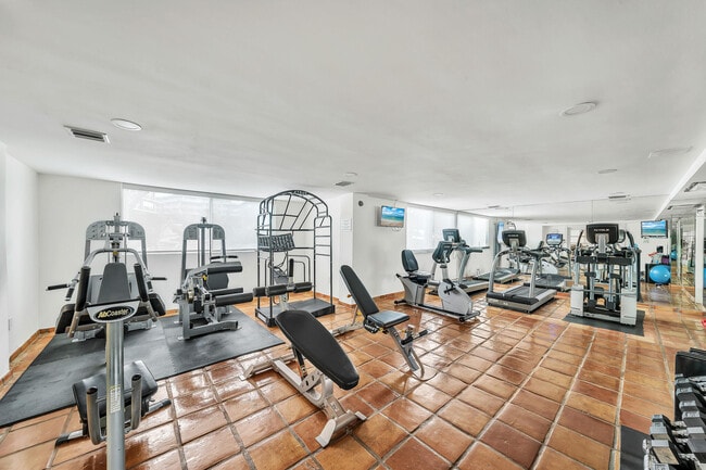 Building Photo - 170 N Ocean Blvd