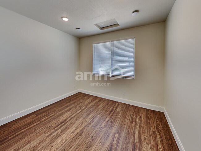 Building Photo - 3341 S 2580 W