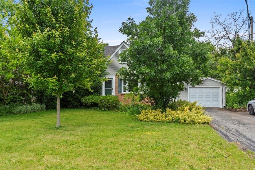 Primary Photo - 559 Edson Ave