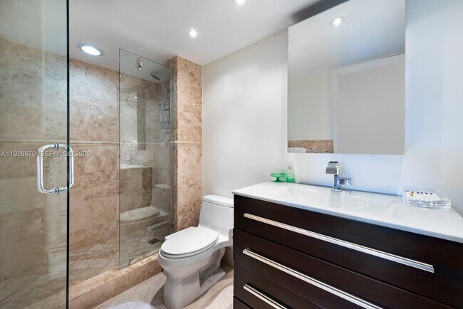 Building Photo - 4000 Towerside Terrace