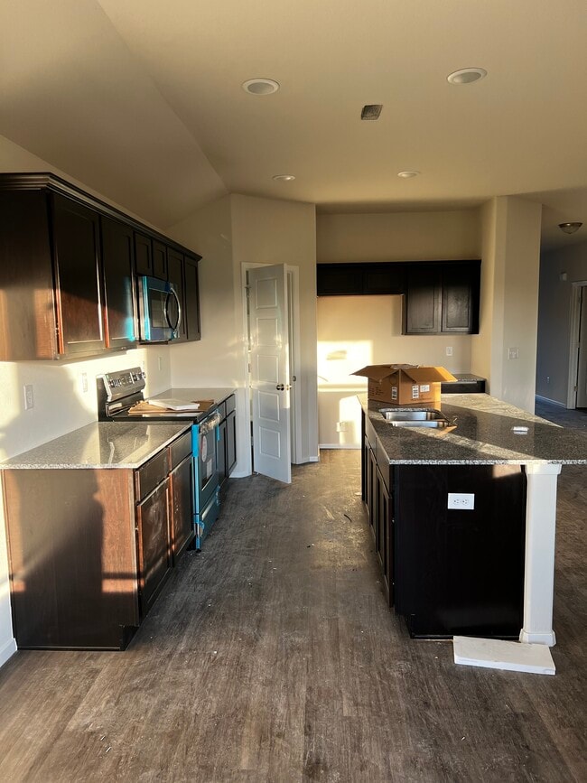 Building Photo - 532 Woodcreek Lp