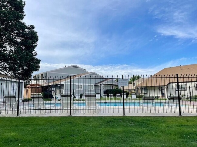 Building Photo - 8783 Chase Dr
